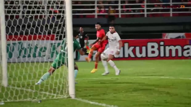 Pitchside: Bustos and Hardianto down Persis Solo